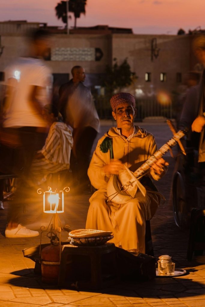 Storytelling in Jemaa el-FnaaStorytelling in Jemaa el-Fnaa, Marrakech, Morocco